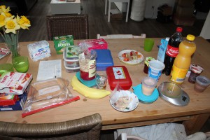 Vorbereitungen der Brotboxen-Ausstellung und andere Lebensmittel für die Ausstellung